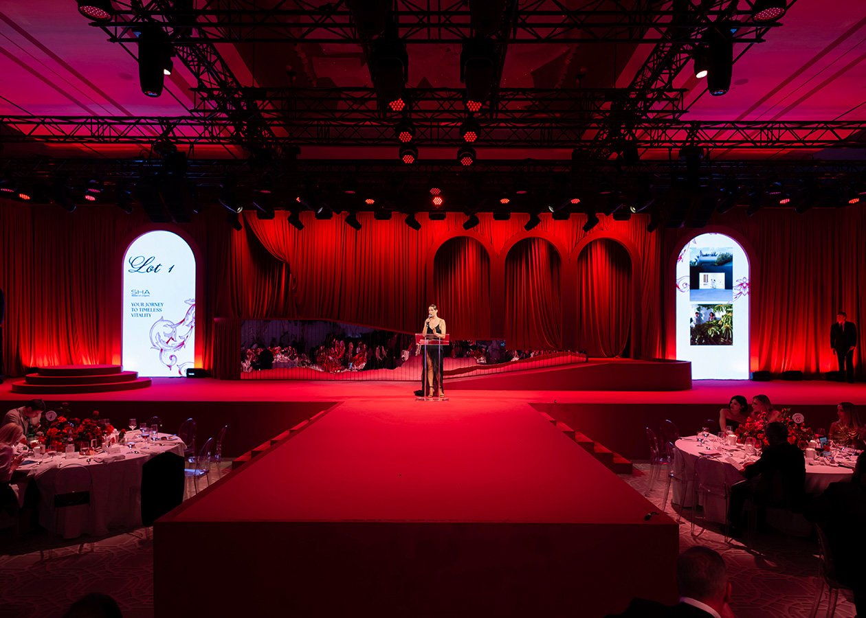 8_Fondation-Naked-Heart--Gala-des-20-ans-(Dubai)